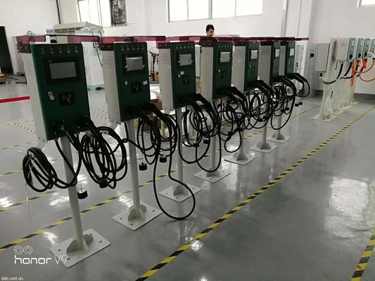 Sistema de recarga de veículos eléctricos, circuitos de detecção de proximidade e de codificação de corrente por cabo para a interface básica
